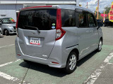 両側パワースライドドア付きだから、狭い駐車スペースなどでの 乗り降りラクラク!小さなお子さまのいるご家庭には嬉しい装備。