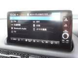 ナビゲーションはホンダコネクトディスプレイを装着しております。AM、FM、Bluetooth、フルセグTVがご使用いただけます。初めて訪れた場所でも道に迷わず安心ですね!