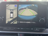 まるで上空から見下ろしているような感じで駐車が楽にできるインテリジェントアラウンドビューモニター!幅寄せが苦手な方でもサイドビューで確認することができますよ♪