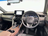 運転席まわりです。 各操作スイッチは使いやすい位置に配置されてます。
