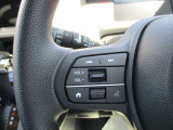 ステアリングリモコン付きで運転中でも手元でオーディオの操作が可能!