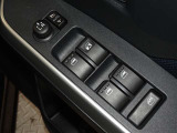 電動格納式ドアミラー・パワーウインドウを装備しています。