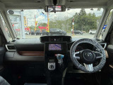 見通しのよいすっきりとした視界で、誰でも運転しやすいです。運転のしやすさは疲れにくさにも繋がりますよ♪