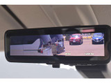 スマートルームミラーで後ろの景色もモニター表示♪車内が荷物でいっぱいでも見られますので便利ですね