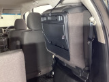 アイデア次第でいろいろな使い方ができる広くて使い勝手のいい荷室。