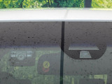 【シティブレーキアクティブシステム】低速走行中に前方の車両等を認識し、衝突しそうな時は警報とブレーキで衝突回避と被害軽減をアシスト。より安全にドライブをお楽しみいただけます。