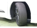 タイヤサイズ 225/55R19。