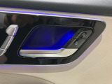 メモリー付き電動シートも装備されておりますのでシート位置を3パターン記憶できます。
