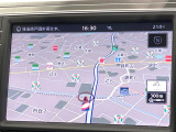 ●純正ナビ:一体感のあるナビは、高級感ある車内を演出してくれます。オーディオ機能も充実しておりますので、運転もより楽しめます♪