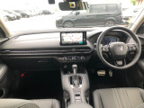 【インパネ全体】手が届きやすく、どなたでも運転しやすいです。シンプルで使いやすい設計になっています!