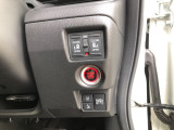 【両側電動スライドドア】リモコンや運転席のスイッチ操作のほか、ドアハンドルを少し引くだけでリアドアが自動開閉します♪