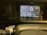 デジタルメーターです。明るい表示でとても見やすいです
