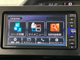 【ナビ】 遠出も安心♪音楽やテレビなどの機能も充実しています。