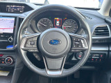 【純正革巻きステアリング】上質な革を使用することで、手にしっかり馴染みとても運転しやすいハンドルです♪