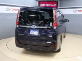 リアはシンプルでスタイリッシュなデザインです。