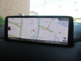 マツダコネクトの10.25インチワイドセンターディスプレイです。『Android Auto』『Apple CarPlay』や独自のコネクテッドサービスに対応したインターフェイスシステムです。
