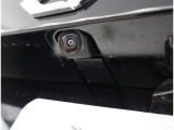 バックカメラが付いているので後方確認が非常にしやすいです。今や運転初心者も熟練者も必須装備!ついていて損はないですね♪