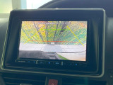【バックカメラ】駐車時に後方がリアルタイム映像で確認できます。大型商業施設や立体駐車場での駐車時や、夜間のバック時に大活躍!運転スキルに関わらず、今や必須となった装備のひとつです!