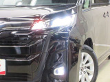 LEDヘッドライトです。デザイン性がよくとても明るいので、夜間の走行や悪天候でも安心です。しかも長寿命!