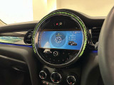 また、MINI正規認定中古車は、エマージェンシーサービスが自動付帯。24時間365日、皆様のカーライフをサポートいたします。確かな安心のうえで、「駆けぬける歓び」をご堪能ください。