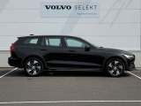 ◆サイド/流麗なプロポーションはVOLVO車の真骨頂。「美しいものと共にありたい」というオーナーの願いを満たします