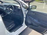 電気自動車ならではのe-POWER専用コクピット。未体験のドライブが始まる予感に満ちています。