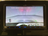 ギヤをR(バック)に入れるとナビ(社外品)の画面に後ろの映像が映るリアカメラ付です。後退時、コンディションが悪い視界でもカラーバックモニターがドライバーをサポートします。