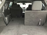 後部座席を倒すとかなりの広さがあり大きな荷物もラクラク積めますよ!