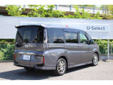 走行中に発生する車体のゆがみや微振動を減衰させる「パフォーマンスダンパー」をHondaのミニバンとして初めて採用。上質な乗り心地と安定性、優れた運動性能を感じられます。
