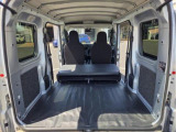 中古車は1台として同じコンディションのものは存在しないため、安心しておクルマをお選びいただけるよう、信頼のおける第三者機関が基準に従い、車両の品質と状態をチェックし、評価するのが「第三者評価」です。