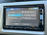 純正インターナビ付きでフルセグ・DVD再生・Bluetoothなど付いてとても便利な車両です♪