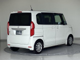 バックカメラが付いているのでバックでの車庫入れも安心です。