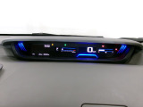 メーターも見易いレイアウトなので安心ドライブをサポートします。