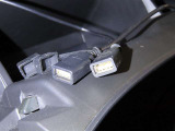 USB端子を装備しております。