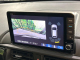 【マルチビューカメラシステム】専用のカメラにより、上から見下ろしたような視点で360度クルマの周囲を確認することができます☆死角部分も確認しやすく、狭い場所での切り返しや駐車もスムーズに行えます。