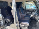 運転席は座り心地が良く快適にドライブをしていただけます。