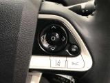 【ステアリングスイッチ】右です。ハンドルから手を離さず、運転に集中したまま手元でマルチインフォメーションディスプレイ内の表示切替などができます。