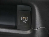 ◆USB接続端子◆使いやすい場所に装備されています♪