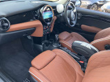 衝突被害軽減ブレーキが付いております。万一の際はブレーキをサポートします。