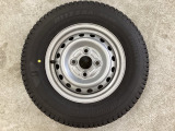 当社にてデモ走行時に装着していた中古スタットレスタイヤ+ホイール4本セットを用意致しました。(2025年製、タイヤ+ホイールは現状渡し、保証対象外です)