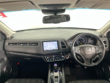 ドライバーの操作性・視認性に配慮した運転席。