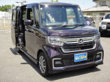 ★両側スライドドア★左側電動スライド!狭い駐車場や壁際などでの乗降りに便利です!操作はワイヤレスリモコン、室内のコントロールスイッチ、ドアハンドルで行えます!挟み込み防止機能付で安心!