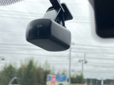 日産純正ドライブレコーダはオールインワンタイプ、フルハイビジョン録画対応で高精細な映像を記録できます。記録した映像は、ナビゲーションでその場で確認できます。
