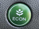 【ECONモード(イーコン)】クルマの動きを管理するシステムです。燃費を優先に自動制御されるもので、低燃費走行を自然にできるようになります。