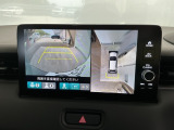 【マルチビューカメラ】周囲の状況を多彩なビューでナビ画面に表示します。駐車場や見通しの悪い交差点での安心感を高めます♪