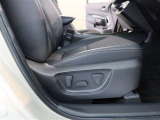 パワーシート搭載。微妙な調整が手軽にでき、ピッタリなポジションで運転することが可能です。