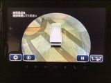 狭い場所での駐車やすれ違いなどでより的確な運転操作に役立つ360&deg;ビューモニターが装備されています。