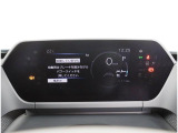 視認性に優れたメーターで、夜間走行も安心して運転できます!マルチインフォメ―ションディスプレイには車両情報を表示!メーター内の光度調整機能も付いております!