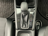 オートマチックシフトレバーは、手になじみ操作しやすい形状で安全運転にもつながります♪