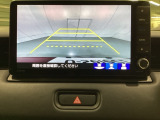 バックでの車庫入れも安心です! リアカメラが付いているバックモニター付のナビを装備しております。操作線もついており距離感も画面から確認できます。